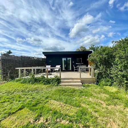 The Hut - A Shepherd'S Hut On Our Family Farm In Warwickshire Hotel Evesham Exterior photo